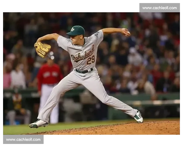 现代棒球比赛服设计演变与运动科技融合趋势研究美学功能性能文化价值