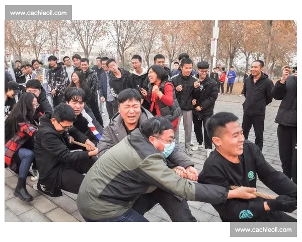 世界拔河比赛视频全解析展现力量团队协作与极限对抗精彩瞬间和策略博弈