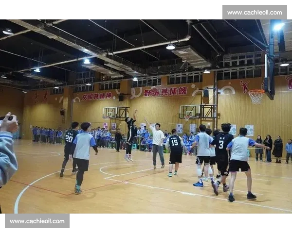 一场扣人心弦的校园篮球比赛记忆与成长的激情瞬间青春拼搏与团队精神的真实写照